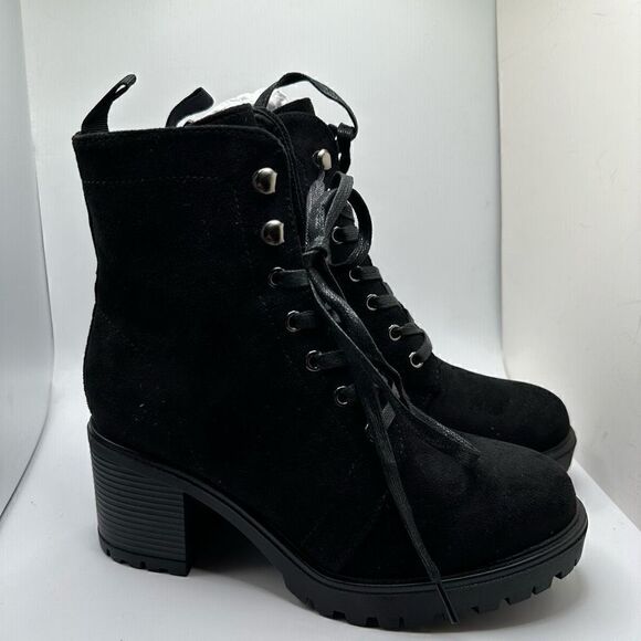 CUSHIONAIRE Women's lace up boot +Memory Foam 7 BLACK - Picture 1 of 7